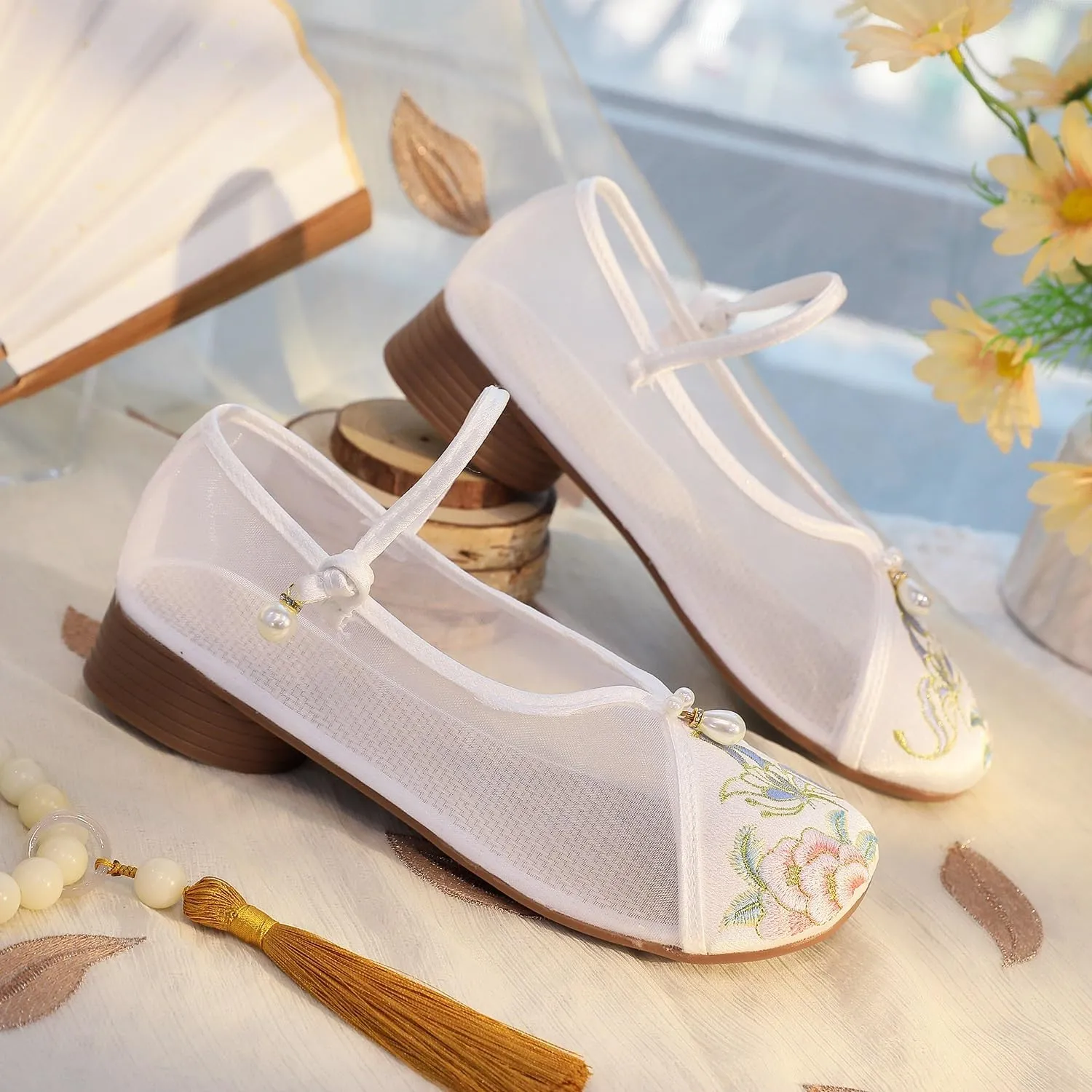 2025 Summer Women's Breathable Mesh Floral Embroidery Shoes Chinese Style Elegant Cheongsam Hanfu Shoes Round Toe Low Heel Mary Jane Shoes Casual Ankle Strap Shoes