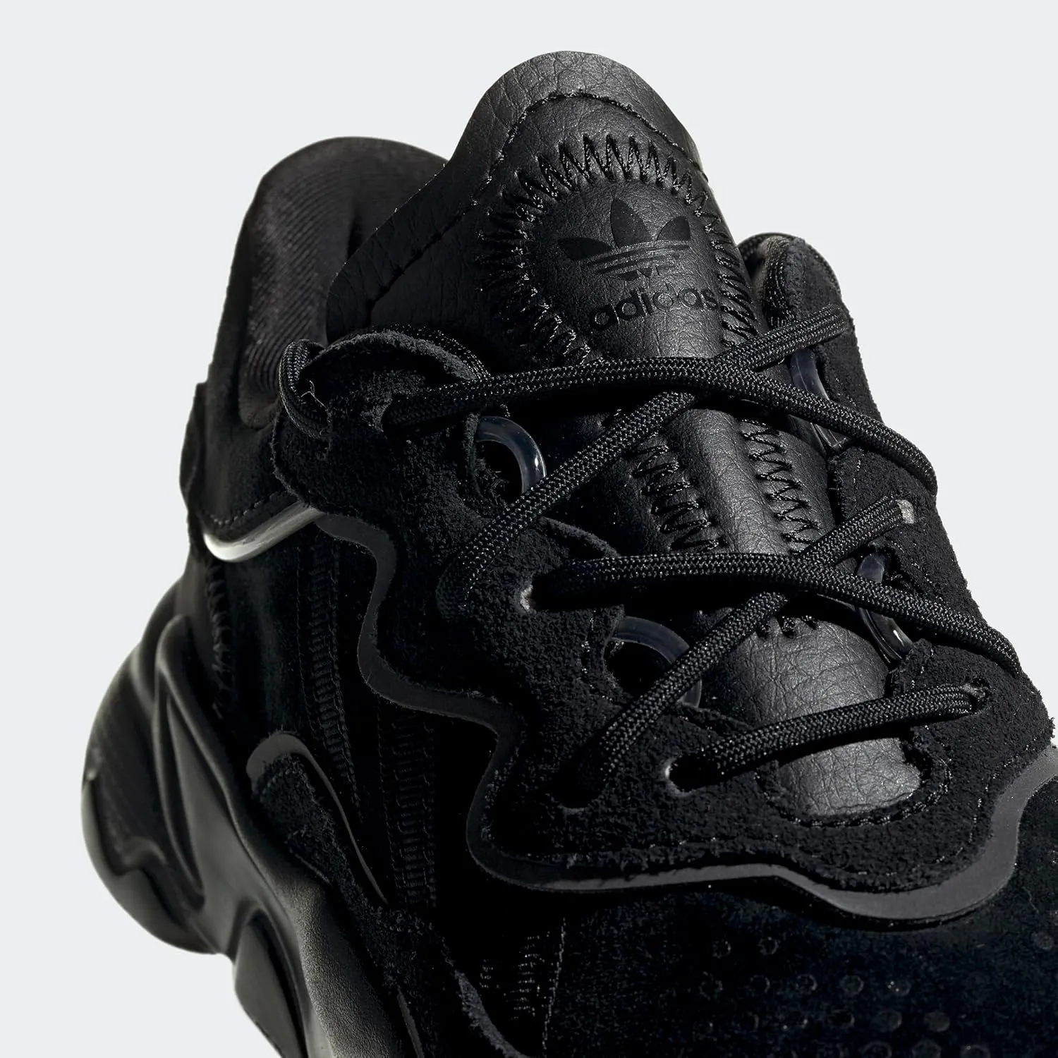 adidas Originals Men's Ozweego Sneaker