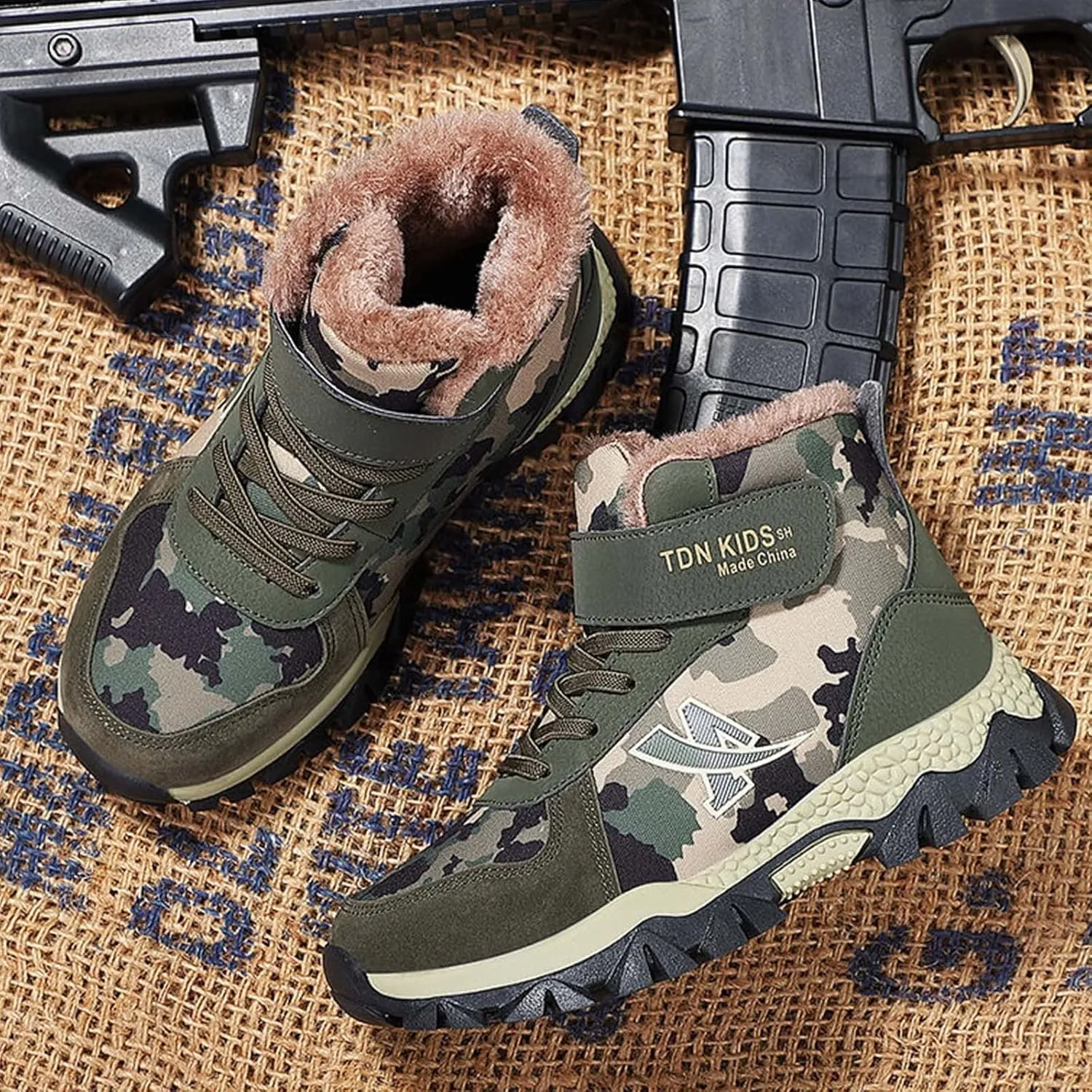 CERYTHRINA Kids Hiking Boots Boys Camouflage Hiking Shoes Warm Winter Snow Boots Anti-skid Adventure Trekking Shoes
