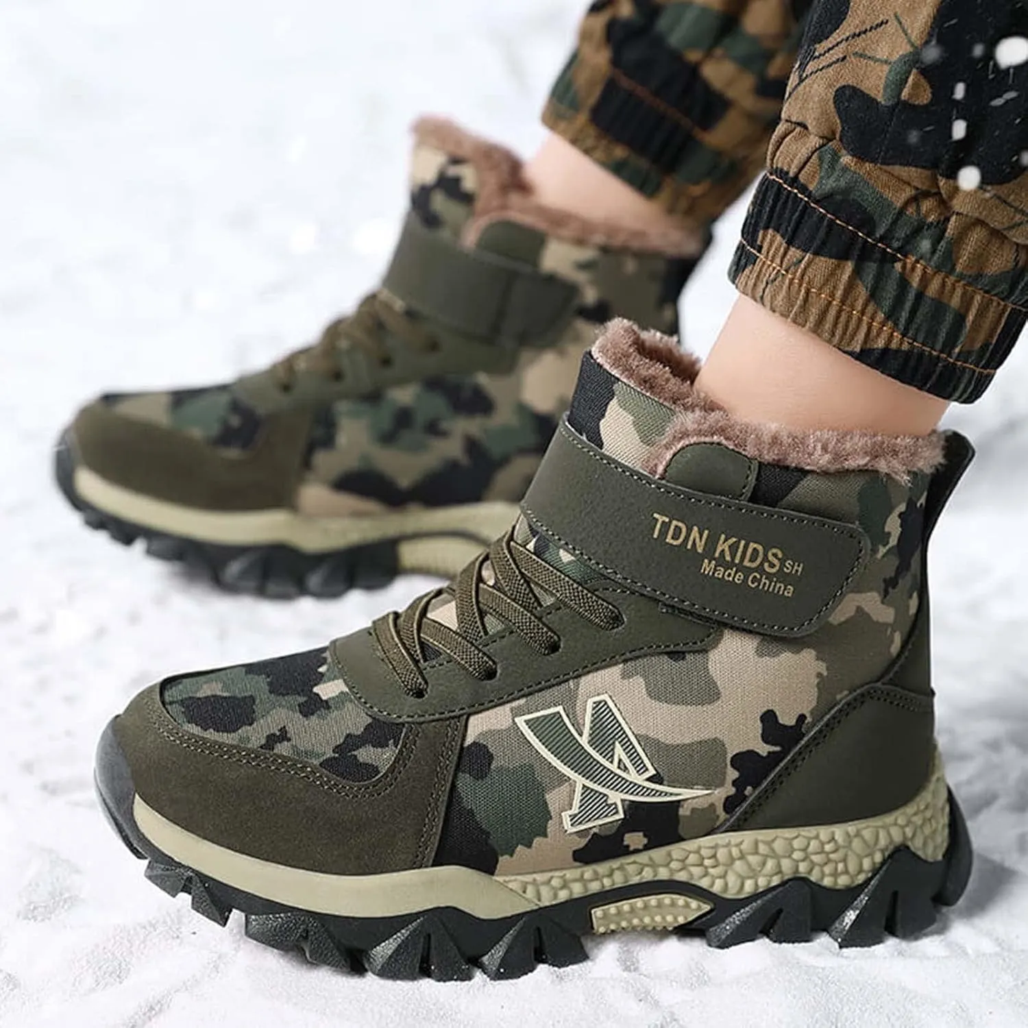 CERYTHRINA Kids Hiking Boots Boys Camouflage Hiking Shoes Warm Winter Snow Boots Anti-skid Adventure Trekking Shoes
