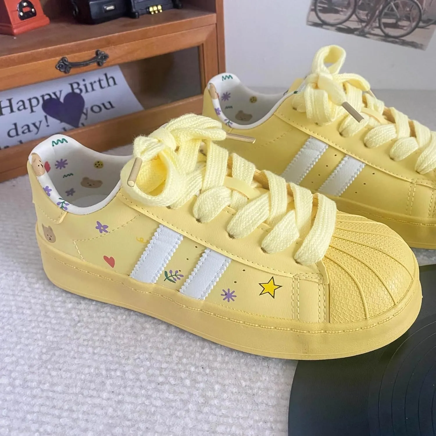 Cute Floral Graffiti Fashion Chunky White Low Top Sneakers for Women Trendy Casual Aesthetic Walking Shoes Yellow Pink