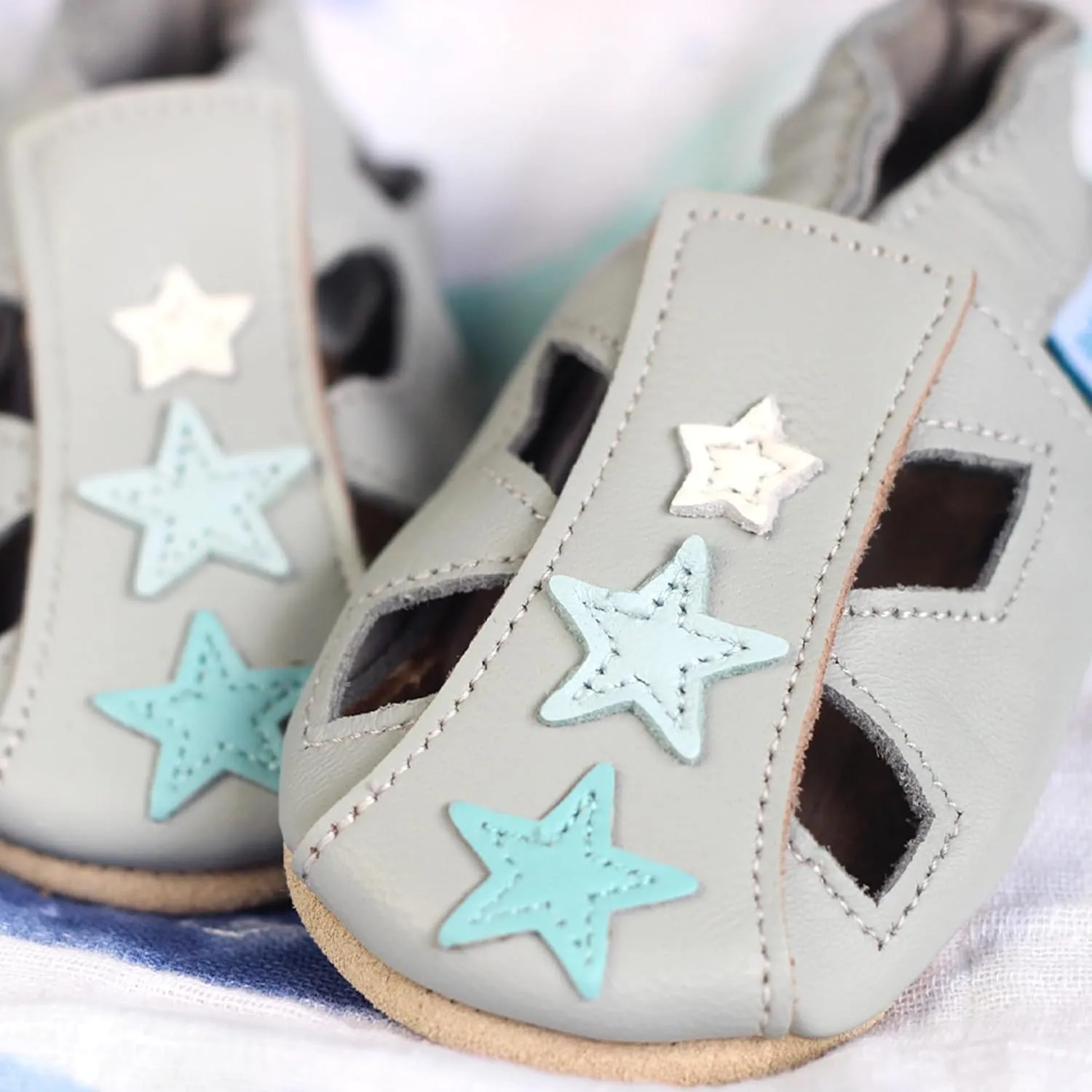 Dotty Fish Infant and Toddler Soft Leather Sandals – Barefoot-Friendly, Non-Slip Suede Sole, Podiatrist Recommended, Breathable Baby-Safe Leather, British Brand – Fits 0–4 Years