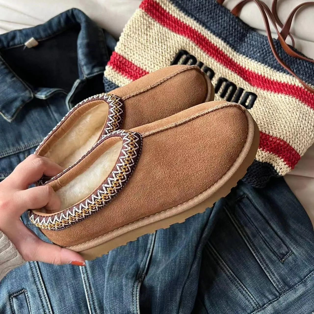 Fashion plush platform slippers for kids trend Mini Fleece Lined boots big kids Outdoor indoor slippers little kids Anti slip boots girl boys Short ankle boots Toddler