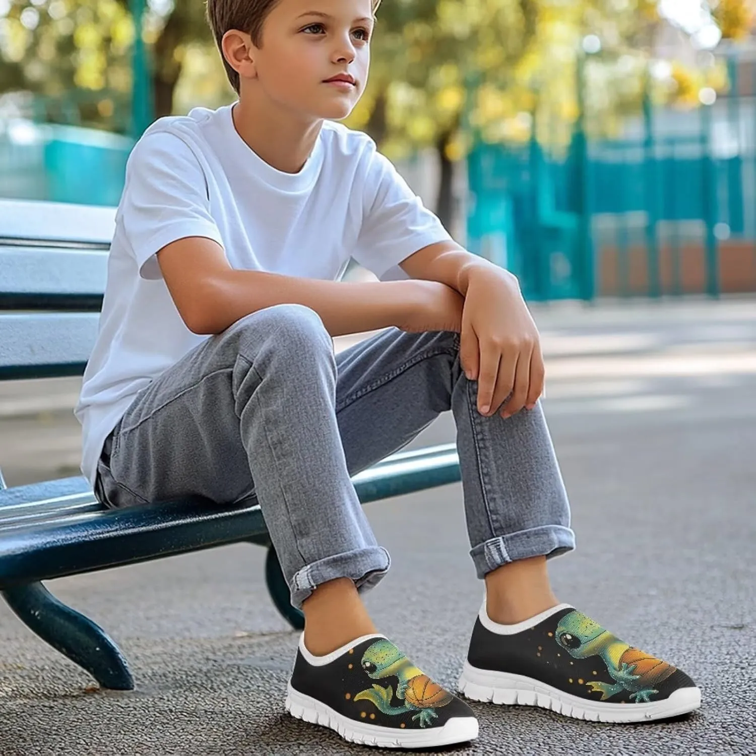 GOSTONG Kids Slip On Sneakers Low Cut Loafers Lightweight Non Slip Casual Walking Shoes Boys Girls Sports Sneakers White Sole Size 11-15