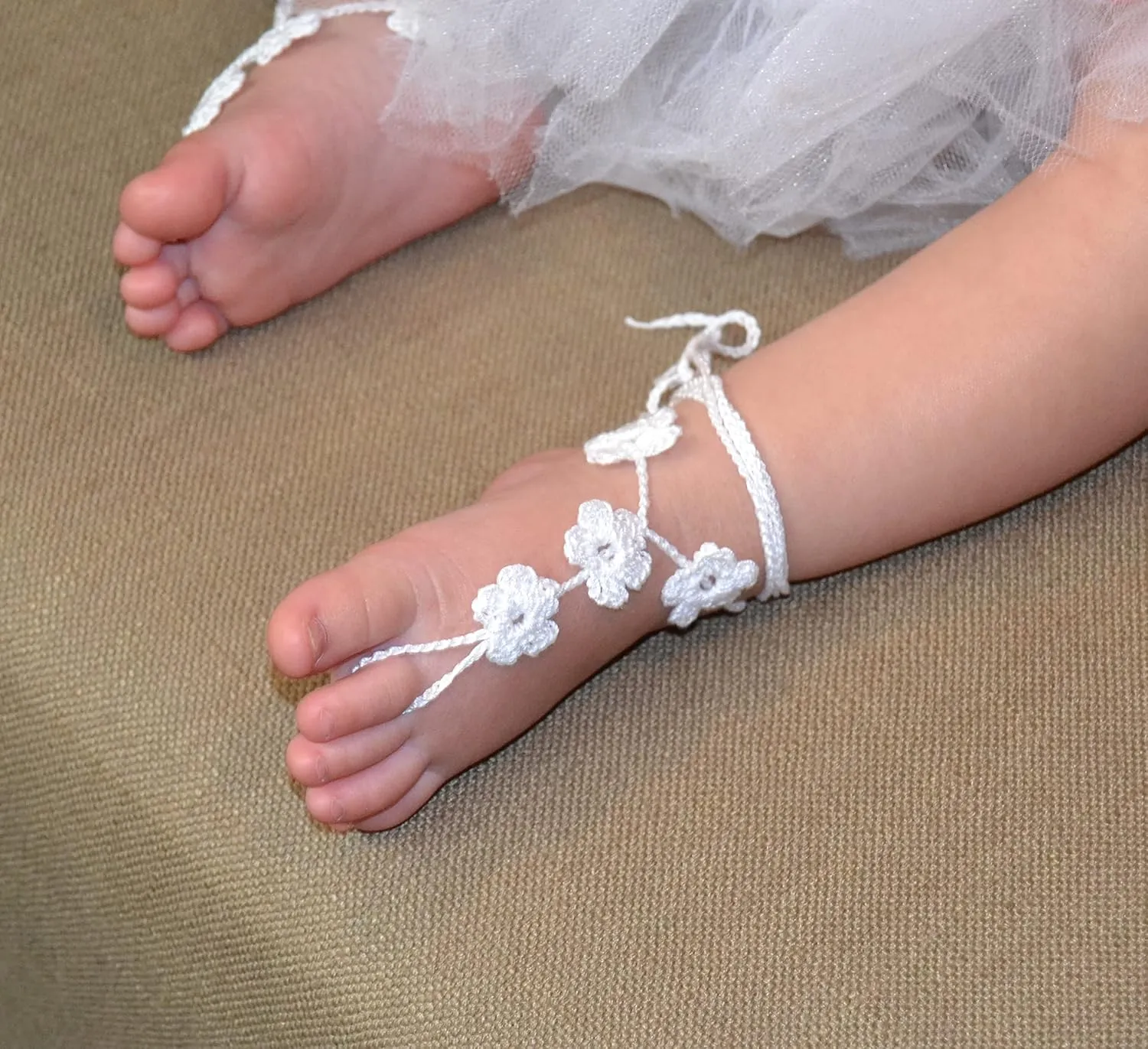 Hand Crochet Flower Barefoot Sandals, Boho Beach Wedding Shoes, Flower Girl Foot Jewelry, Flower Girl Gift, Boho Beach Shoes, Mommy and Me Beach Outfit (White, XS Kid size 11-2)