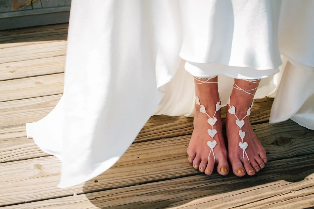 Handmade Heart Barefoot Sandals, Beach Wedding Bridal Anklet Foot Jewelry, Valentines Gift for Women, Boho White Crochet Lace Botomless Shoes, Adjustable One Size Bridal Footwear (Ivory)