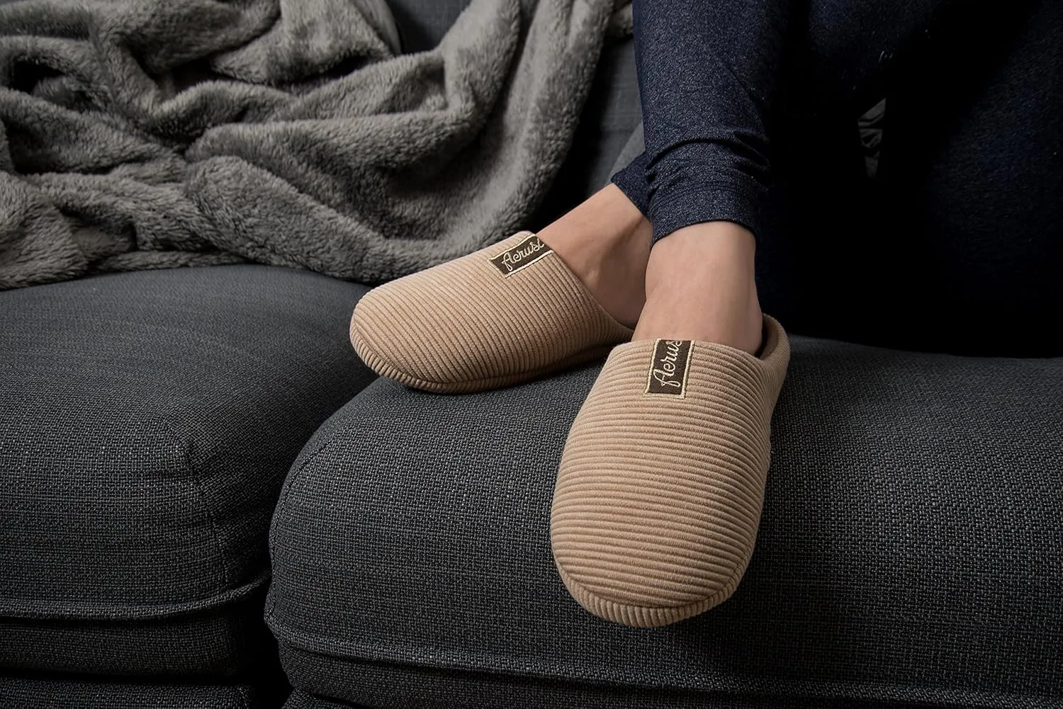 Luxurious Padded Slippers for Women, Stylish Design and Unique Pattern, Light Weight, Anti Skid Rubber Sole, Comfoy to Wear for Daily Use