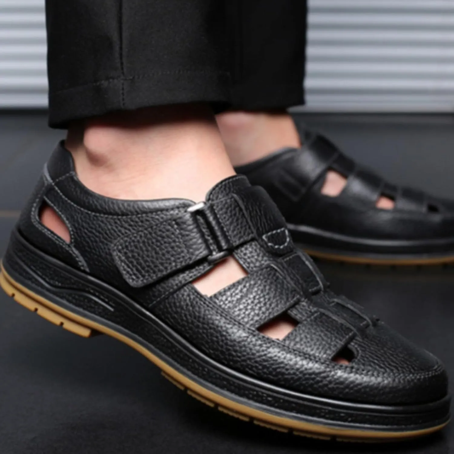 Men's Retro Head Oxford Shoes Beach Shoes Cowhide Upper Sticky Open Toe Sandals, Waterproof Comfortable Non-Slip Hook & Loop Beach Water