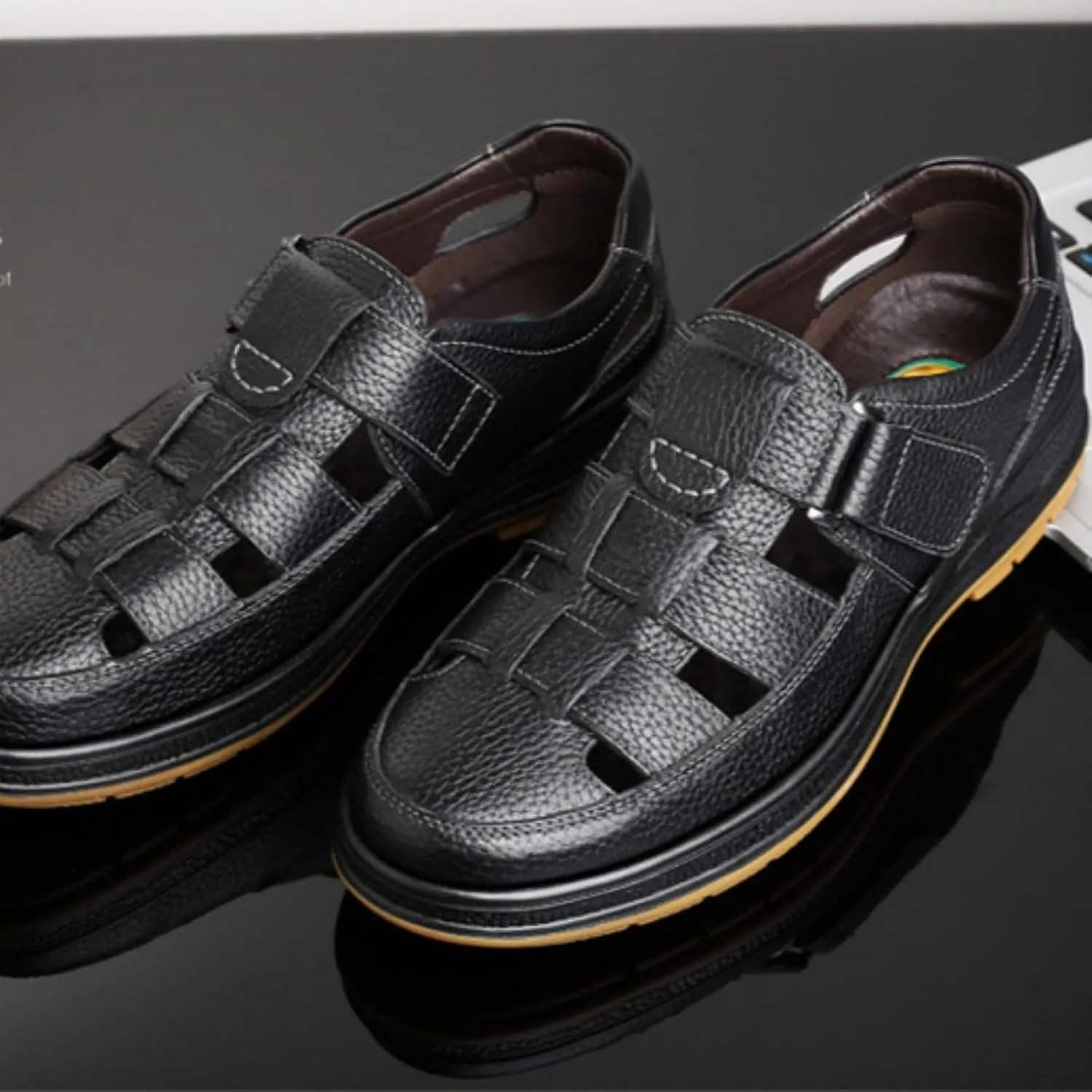 Men's Retro Head Oxford Shoes Beach Shoes Cowhide Upper Sticky Open Toe Sandals, Waterproof Comfortable Non-Slip Hook & Loop Beach Water