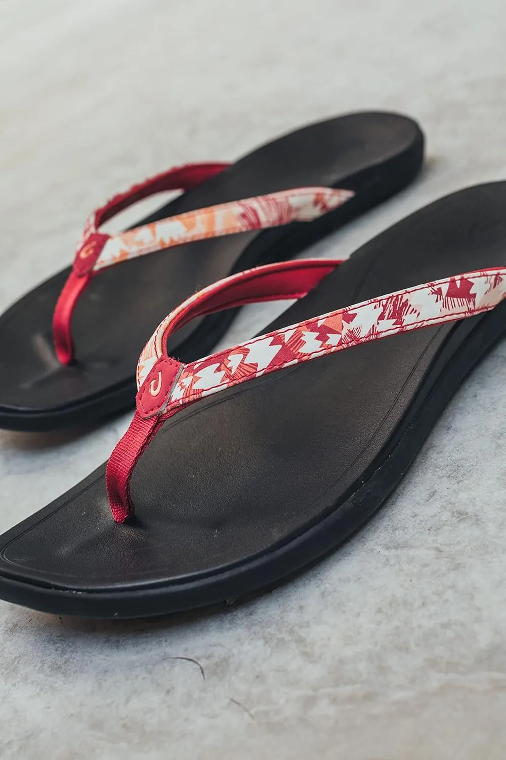 OLUKAI Ho'opio Women's Beach Sandals, Quick-Dry Flip-Flop Slides, Clean & Minimal Aesthetic, Water Resistant & Enhanced Traction, All-Day Comfort