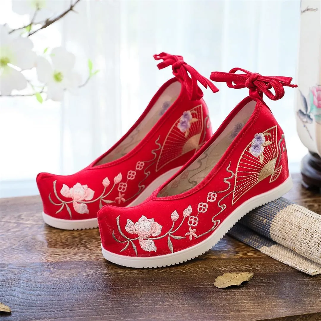 Vintage Chinese Style Women Flock Cotton Fabric Pointy Hanfu Shoes Hidden Platforms Elegant Embroidered Sneakers