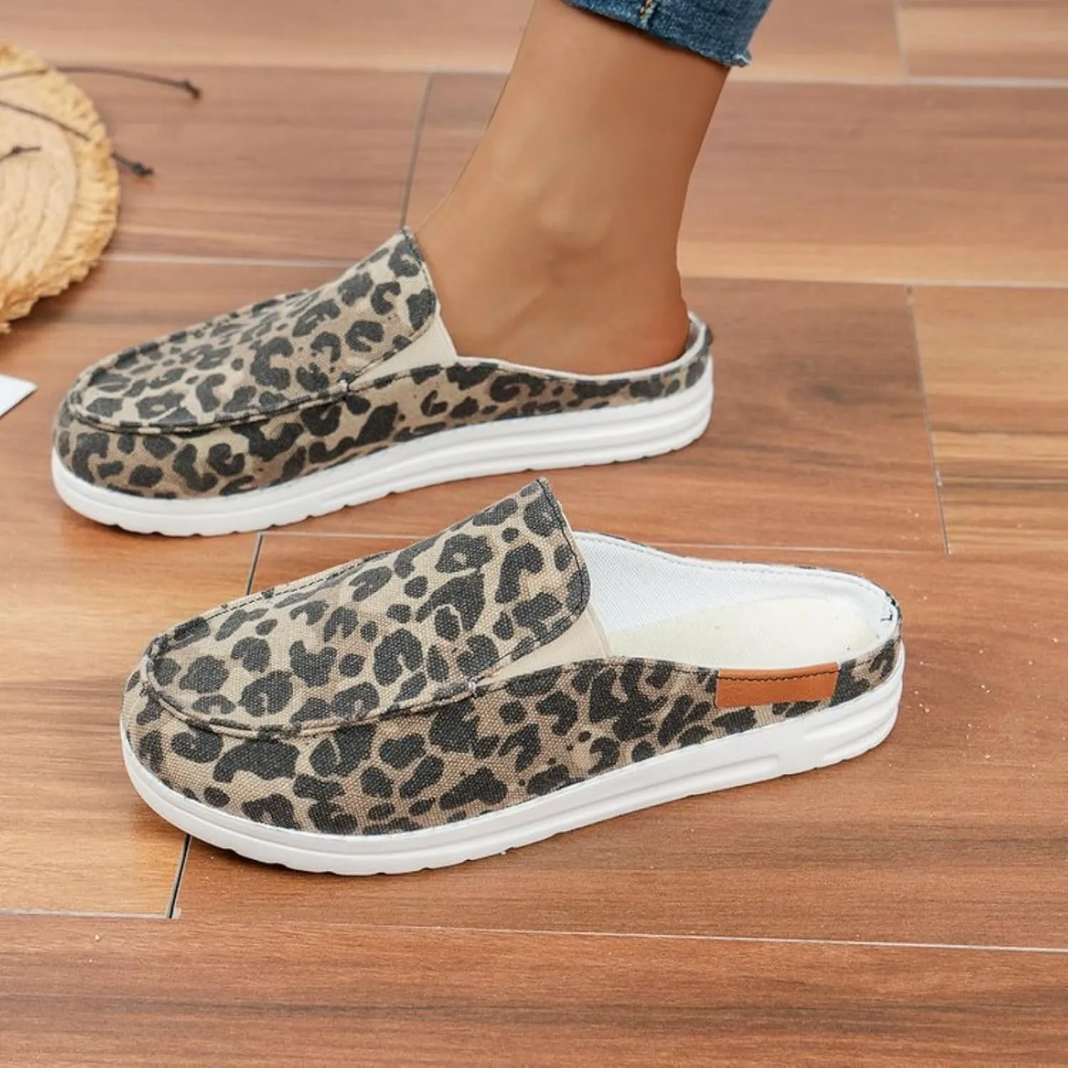 Women Canvas Slip On Lightweight Mule Sneaker,Summer Fashion Open Back Flats Walking Shoes Closed Round Toe Low Non-Slip Sneakers 2025 Top Casual Loafer Comfort