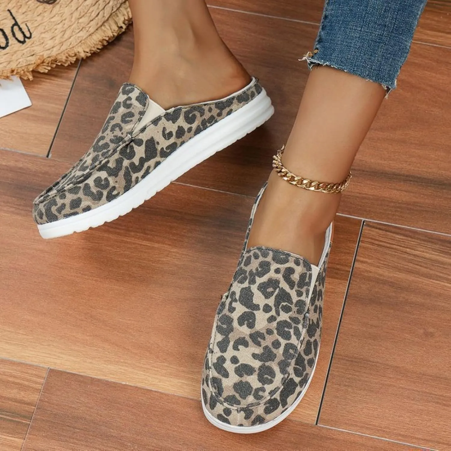 Women Canvas Slip On Lightweight Mule Sneaker,Summer Fashion Open Back Flats Walking Shoes Closed Round Toe Low Non-Slip Sneakers 2025 Top Casual Loafer Comfort